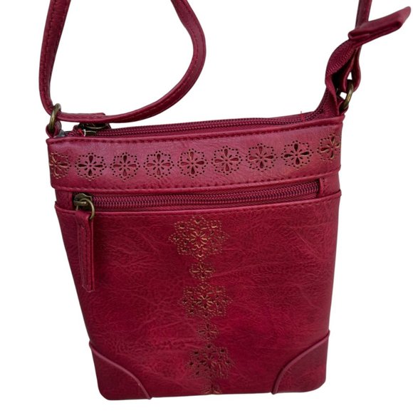 Red Crossbody Bag With Gold Floral Cutouts Adjustable Strap 7" X 8" Outer Zip Po - Picture 6 of 7